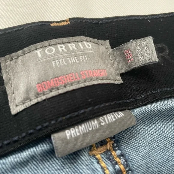 Torrid 16R premium stretch skinny jeans - Picture 3 of 4